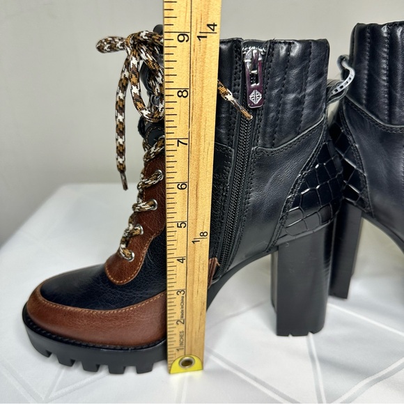 NWOB ANTONIO MELANI Women's Penn Leather and Fabric Lug Sole Boots Size 8.5 M - Picture 9 of 9